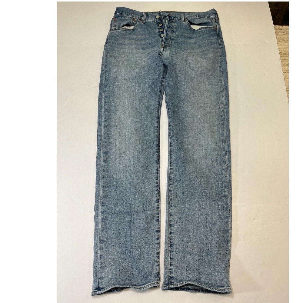 Levi's 501 Original Fit Jeans Mens 31x32 Light Wash Button Fly Straight